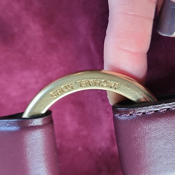 Michael Kors O Ring Tote Bag - Picture 6 of 9